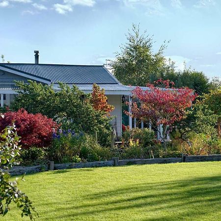 Folster Gardens Bed And Breakfast Invercargill Exterior photo